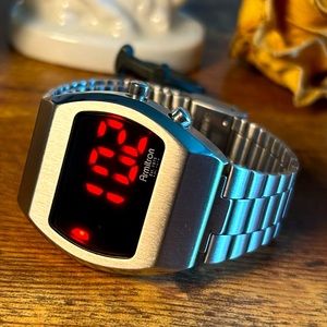 Armitron griffy digital led watch